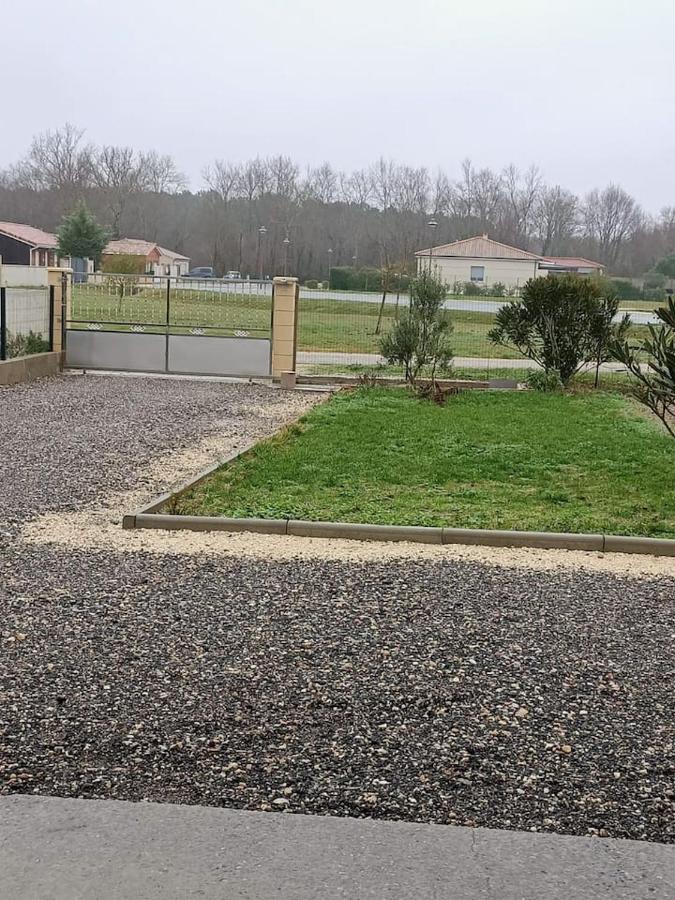 Maison Du Bonheur Lesparre-Médoc Exterior photo
